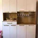 Armário de cozinha espaçoso 