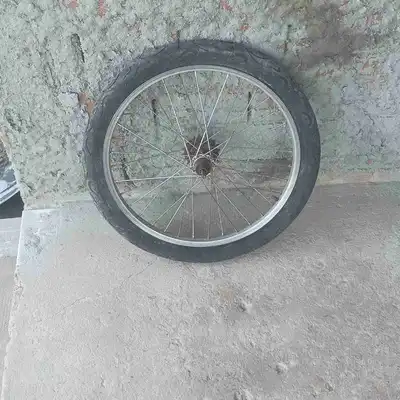 Pneu aro 20 com calha e catraca