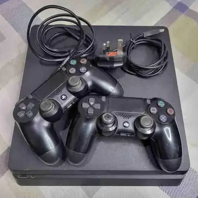 PS4 semi novo