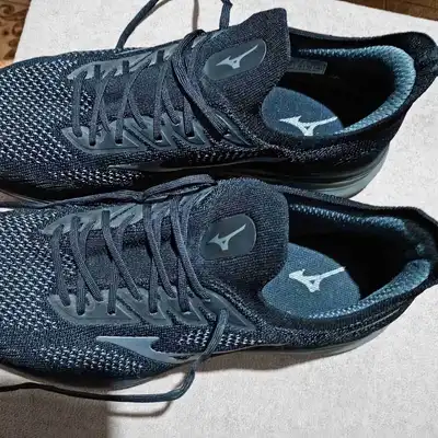 Tênis masculino Mizuno número 43