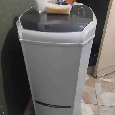 Vendo tanquinho usado em bom estado .