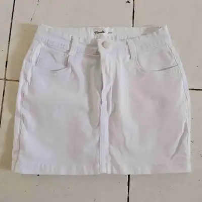 Mini saia nunca usada veste tamanho M